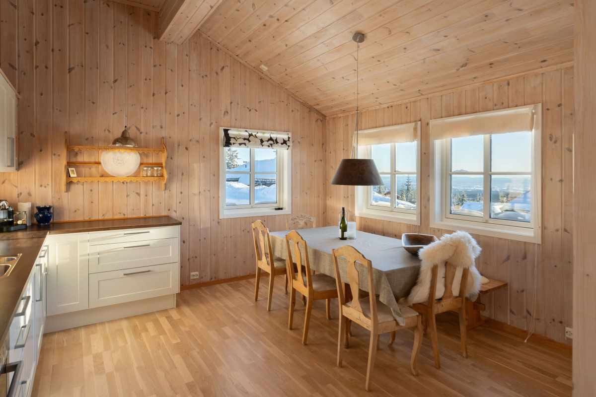 Orrhanen hytte med minneverdig utsikt og skiløyper på Budor