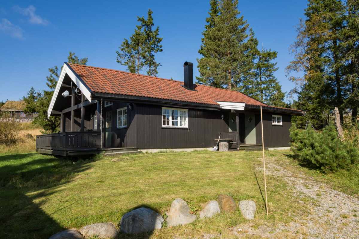 Reven hytte med ski fra døren og alpinbakke på Budor