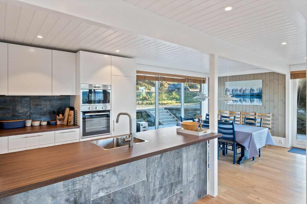 Kjøkken og spisestue i Tones Cabin, Mjøsli